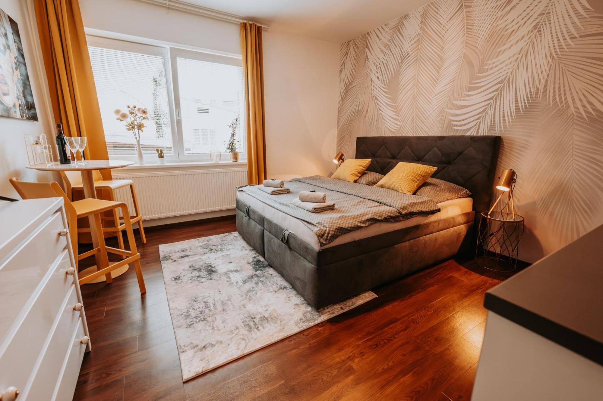 Citybeat Apartments, 400M From The Square Plzeň Eksteriør billede